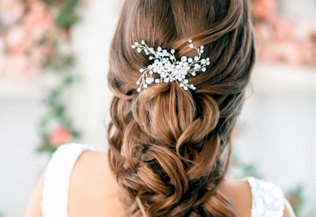 coiffure-mariage-simple-cheveux-long-59_12 Coiffure mariage simple cheveux long