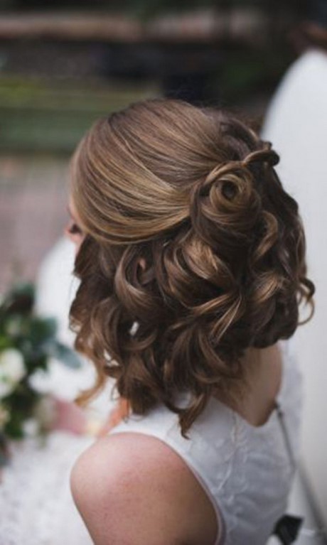 coiffure-mariee-cheveux-courts-ou-mi-long-16_16 Coiffure mariée cheveux courts ou mi long