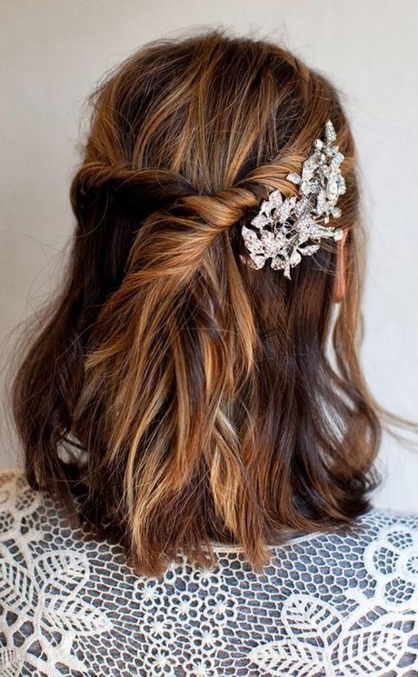 coiffure-temoin-de-mariage-cheveux-mi-long-74_19 Coiffure temoin de mariage cheveux mi long