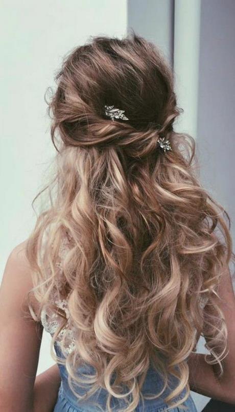 idee-chignon-mariage-cheveux-mi-long-24_4 Idee chignon mariage cheveux mi long