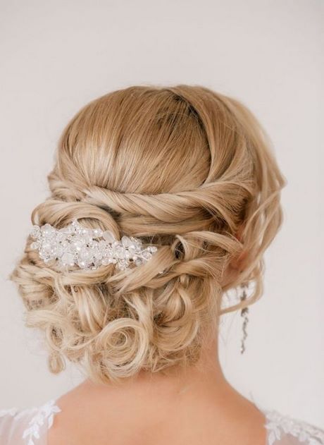 coiffure-mariage-2022-cheveux-long-75_10 Coiffure mariage 2022 cheveux long
