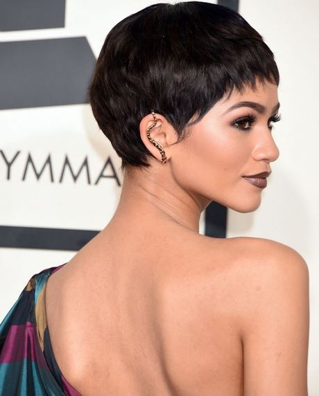 coupe-courte-et-couleur-tendance-2022-89 Coupe courte et couleur tendance 2022