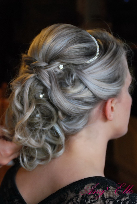 chignon-mariage-avec-boucle-38_10 Chignon mariage avec boucle
