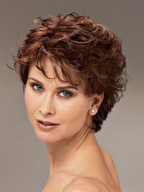 coiffure-cheveux-courts-friss-femme-49_5 Coiffure cheveux courts frisés femme