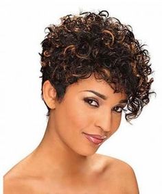 coiffure-cheveux-friss-femme-09_5 Coiffure cheveux frisés femme