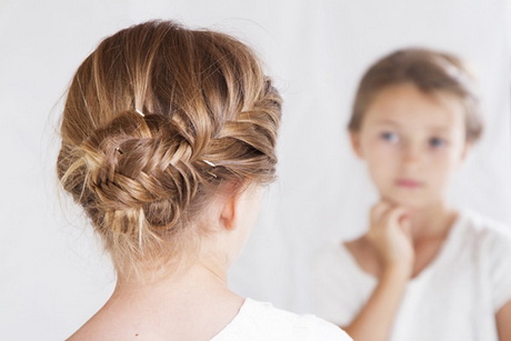 coiffure-chignon-tress-mariage-45_11 Coiffure chignon tressé mariage