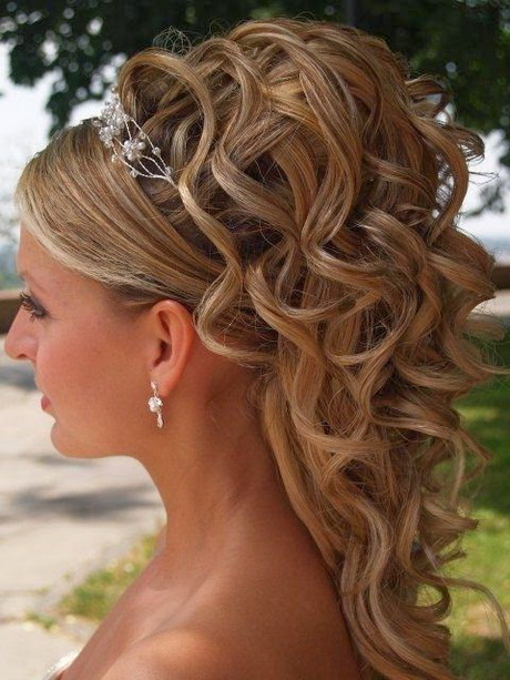 coiffure-mariage-cheveux-onduls-82_9 Coiffure mariage cheveux ondulés