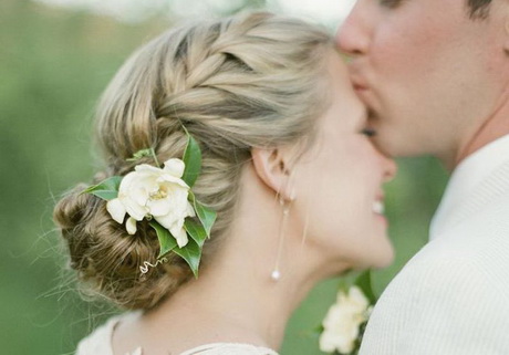 coiffure-marie-avec-fleurs-naturelles-80_18 Coiffure mariée avec fleurs naturelles