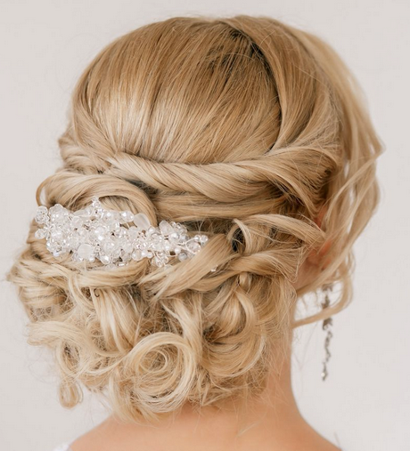 coiffure-pour-mariage-cheveux-long-chignon-13 Coiffure pour mariage cheveux long chignon