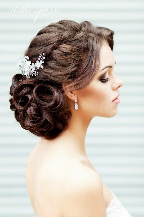 coiffures-mariage-cheveux-longs-chignon-52_18 Coiffures mariage cheveux longs chignon