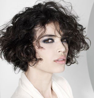 coupe-cheveux-court-boucl-femme-12_11 Coupe cheveux court bouclé femme