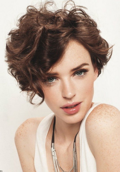 coupe-courte-cheveux-friss-femme-54_14 Coupe courte cheveux frisés femme