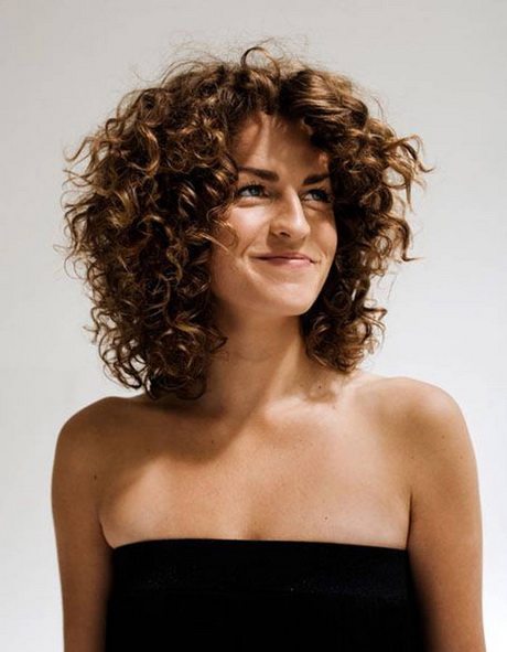 coupe-de-cheveux-pour-cheveux-boucls-femme-15_12 Coupe de cheveux pour cheveux bouclés femme