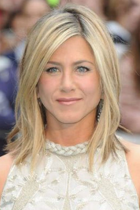 carre-plongeant-jennifer-aniston-79 Carré plongeant jennifer aniston