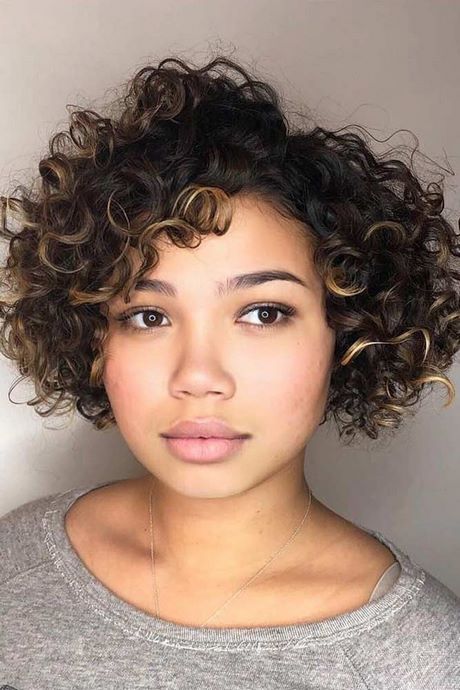 Cheveux court curly - beauté et style