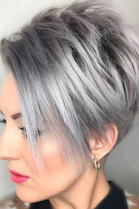 cheveux-court-gris-femme-91_16 ﻿Cheveux court gris femme