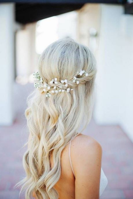 coiffure-avec-couronne-de-fleurs-cheveux-mi-long-80_3 Coiffure avec couronne de fleurs cheveux mi long