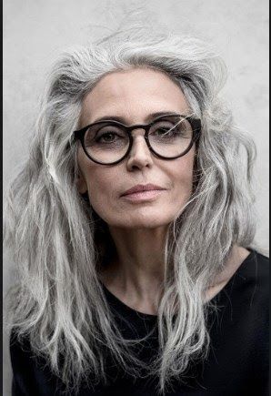 coiffure-courte-femme-60-ans-lunettes-02_15 ﻿Coiffure courte femme 60 ans lunettes