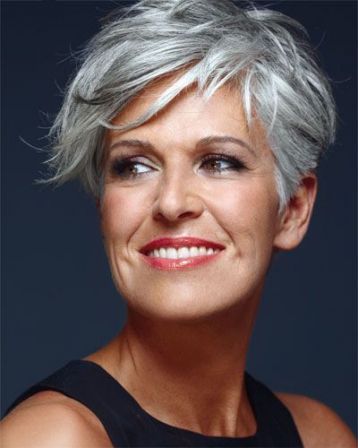 coupe-cheveux-blancs-femme-60-ans-28_10 ﻿Coupe cheveux blancs femme 60 ans