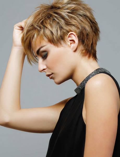 coupe-courte-femme-chatain-clair-33 Coupe courte femme chatain clair