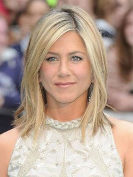 jennifer-aniston-carre-plongeant-72_9 Jennifer aniston carré plongeant