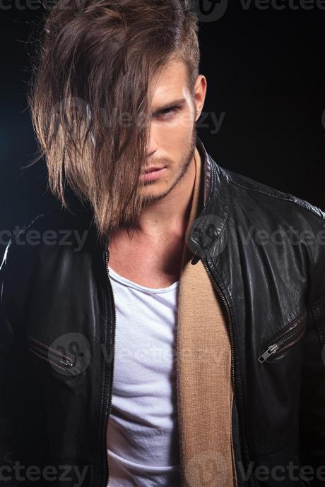 mode-cheveux-long-homme-50_11 Mode cheveux long homme