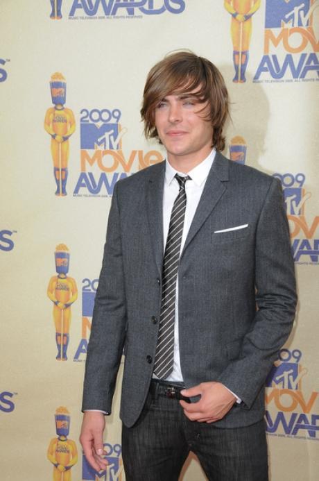 zac-efron-cheveux-court-14_2 Zac efron cheveux court