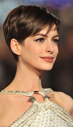 coupe-cheveux-tres-court-femme-2017-85_10 Coupe cheveux tres court femme 2017