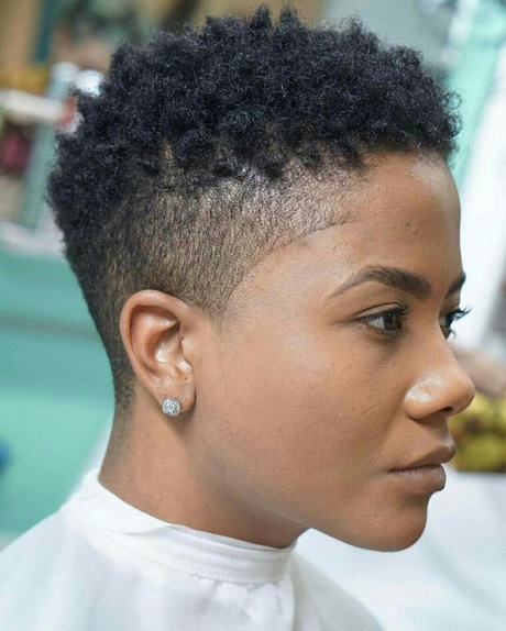 coiffure-afro-femme-court-43_17 Coiffure afro femme court