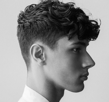 coiffure-cheveux-boucls-homme-89 Coiffure cheveux bouclés homme