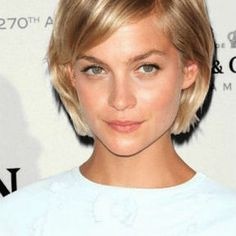 coupe-carre-court-blond-20_7 Coupe carre court blond