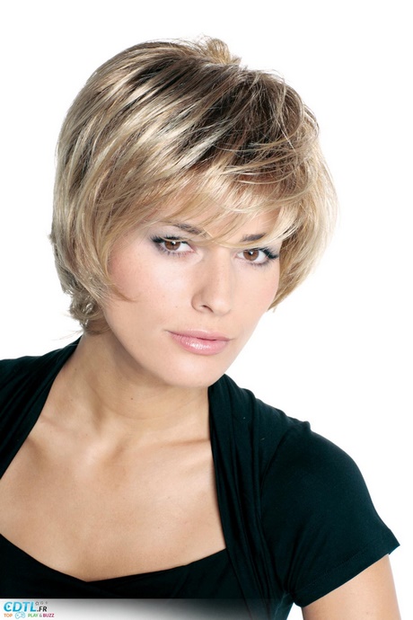 modele-de-coiffure-carre-court-effile-04 Modele de coiffure carre court effile