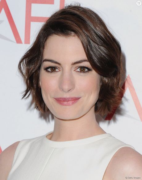 anne-hathaway-cheveux-courts-90_12 Anne hathaway cheveux courts