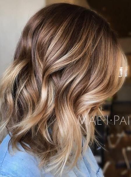 balayage-blond-sur-brune-cheveux-court-27_19 Balayage blond sur brune cheveux court