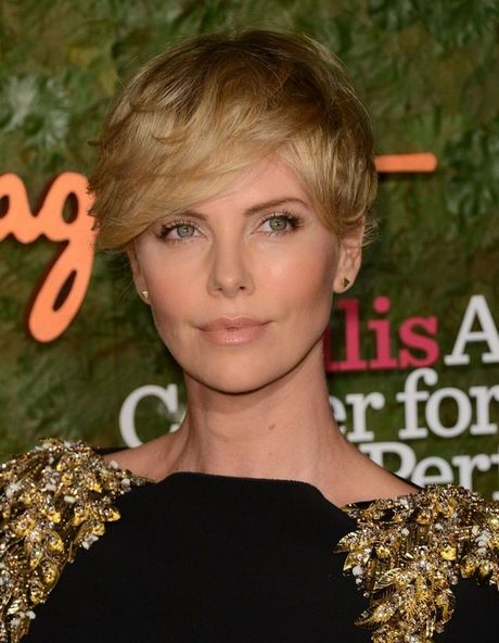 charlize-theron-coupe-courte-18_17 Charlize theron coupe courte