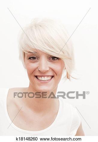 cheveux-court-blanc-femme-67_11 Cheveux court blanc femme