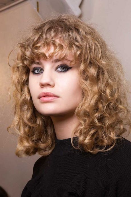 cheveux-long-boucle-femme-90_6 Cheveux long bouclé femme