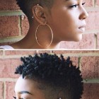 Coupe courte cheveux afro femme
