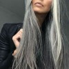 Cheveux long gris femme